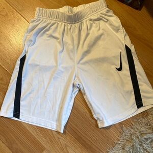 Nike shorts L boys